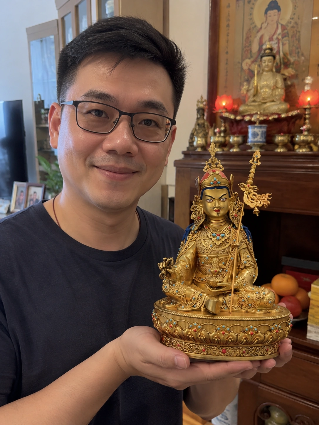 Padmasambhava Guru Rinpoche Statue – Protection, Courage and Wisdom, 21 cm held in a home